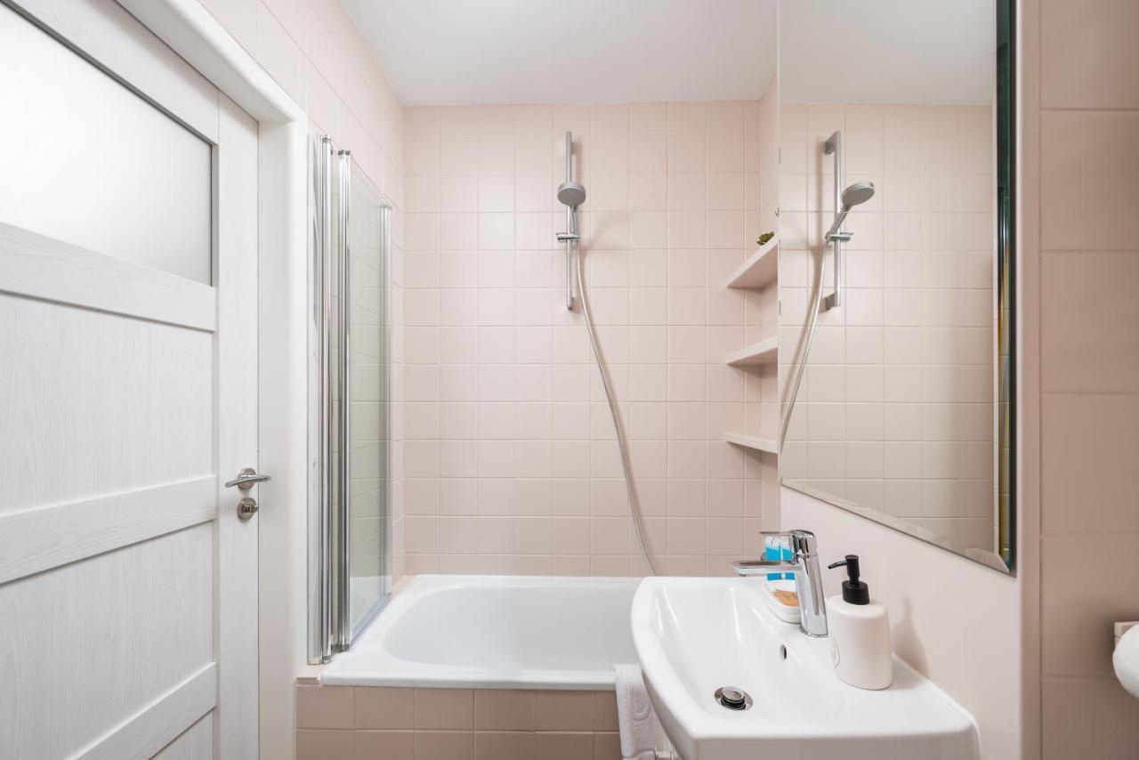 9Th Floor City View Apartment Варшава Екстериор снимка